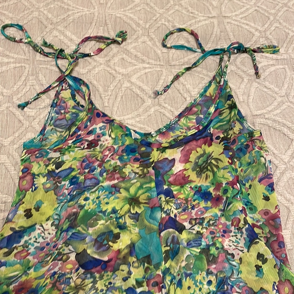 Spring Fling Top 🌷 - Picture 2 of 5